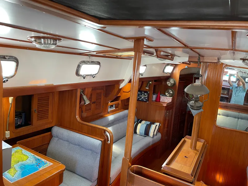 1989 Tayana Vancouver 42