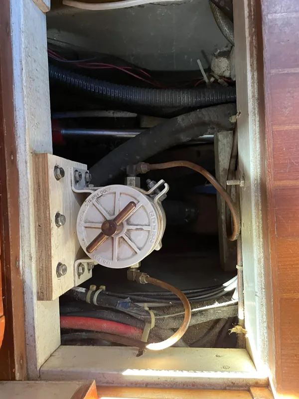 1989 Tayana Vancouver 42