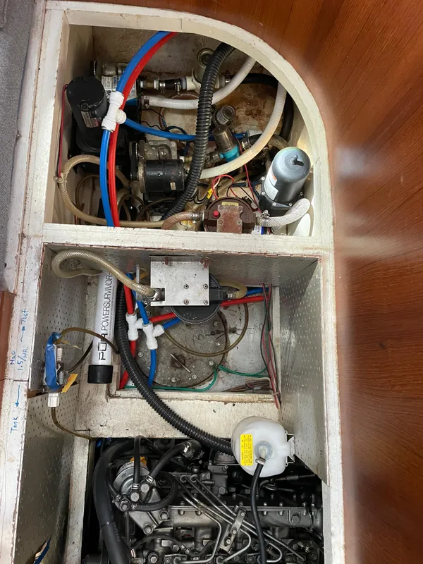 1989 Tayana Vancouver 42