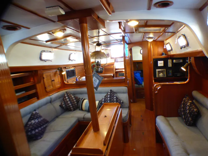 1989 Tayana Vancouver 42