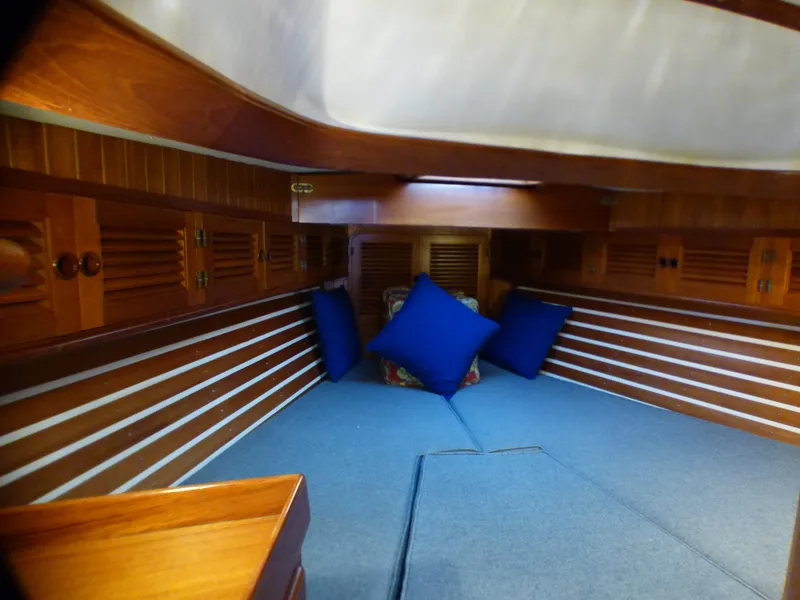 1989 Tayana Vancouver 42