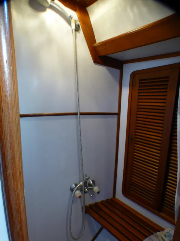 1989 Tayana Vancouver 42