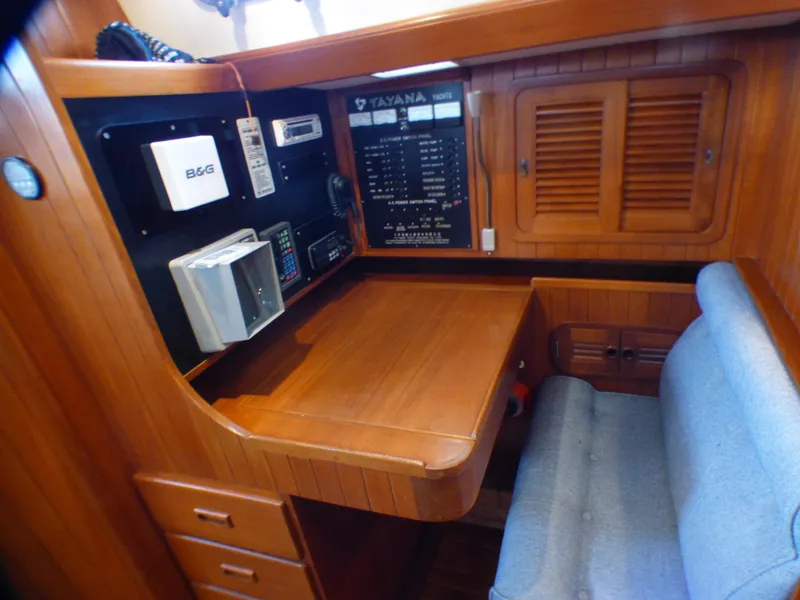 1989 Tayana Vancouver 42