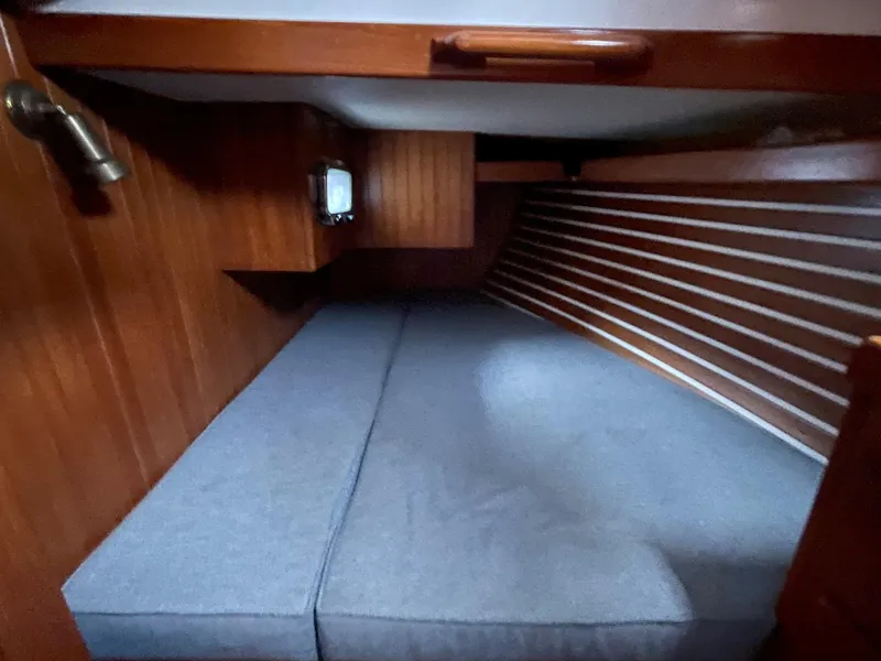 1989 Tayana Vancouver 42
