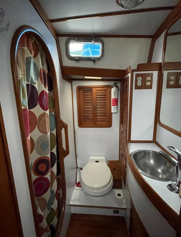 1989 Tayana Vancouver 42