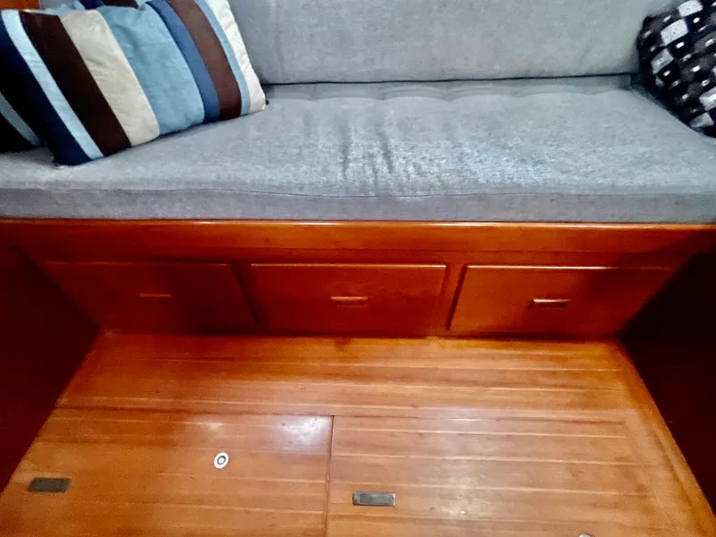 1989 Tayana Vancouver 42