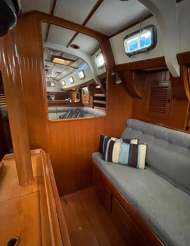 1989 Tayana Vancouver 42