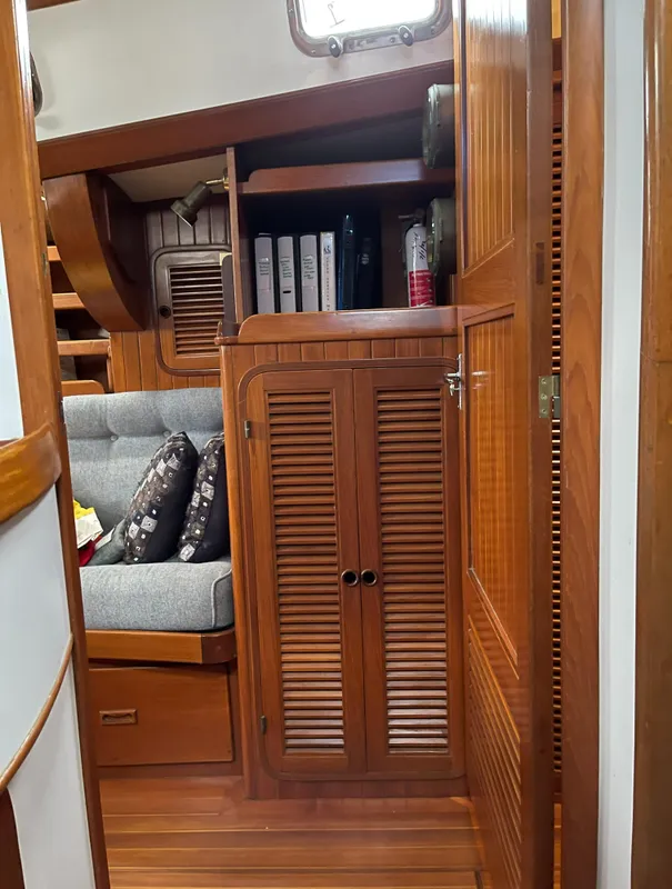 1989 Tayana Vancouver 42