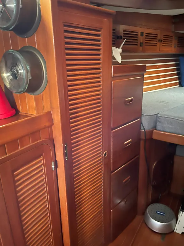 1989 Tayana Vancouver 42