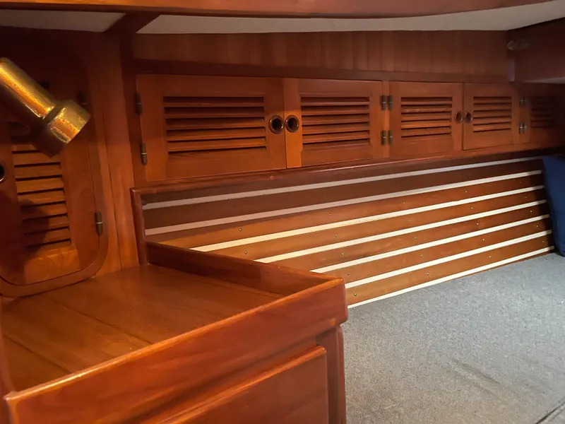 1989 Tayana Vancouver 42