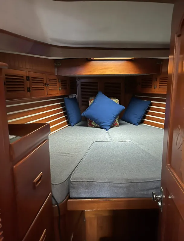 1989 Tayana Vancouver 42