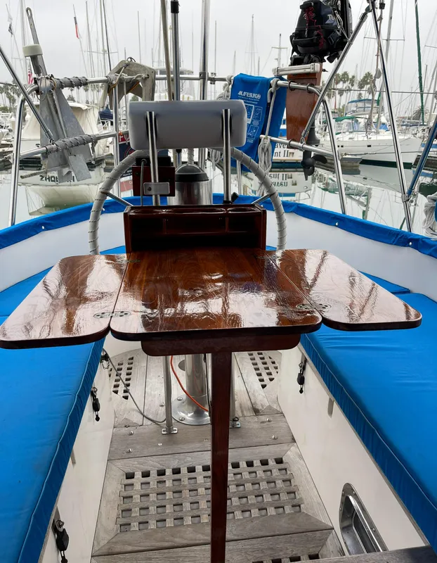 1989 Tayana Vancouver 42