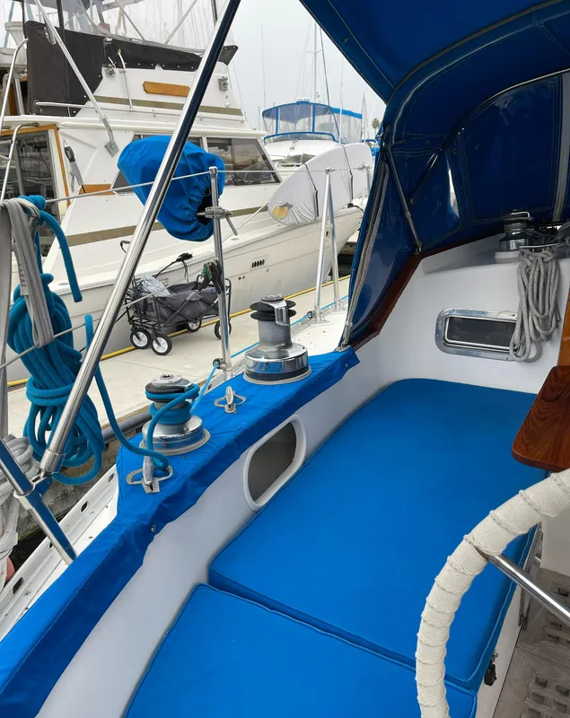 1989 Tayana Vancouver 42