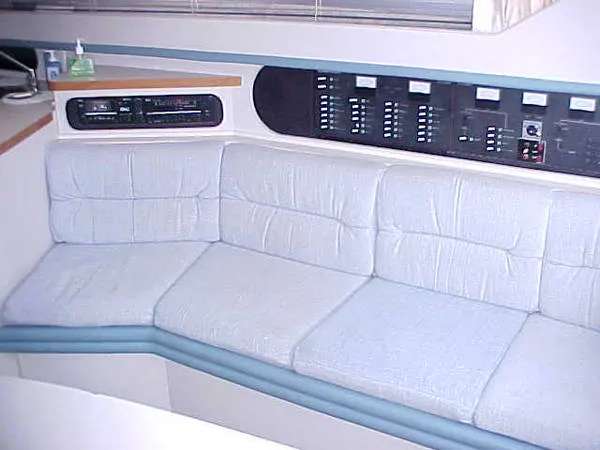 1988 Carver SANTEGO