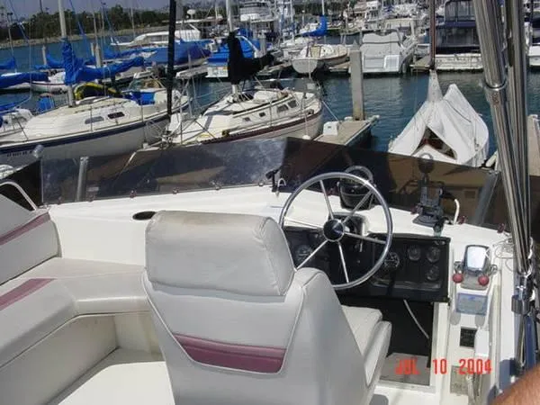 1988 Cruisers Yachts Esprit 2980