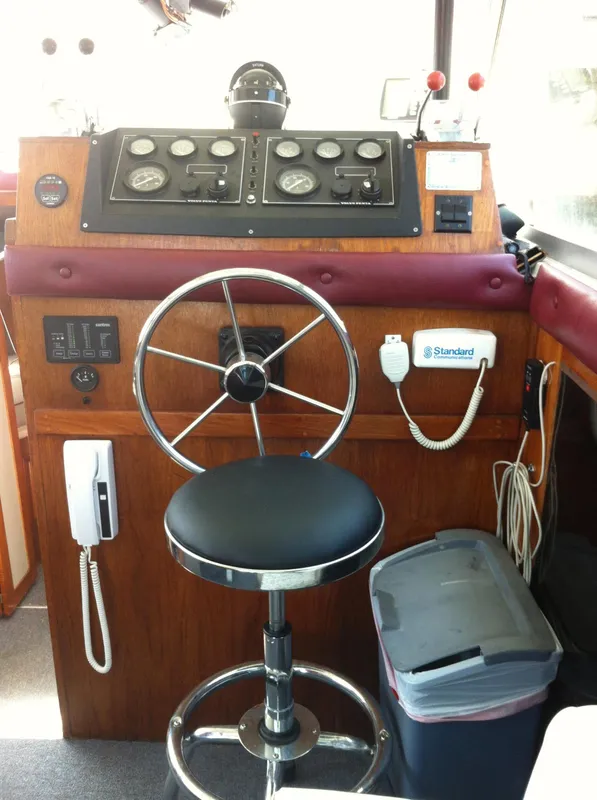 1988 Cruisers Yachts Esprit 2980