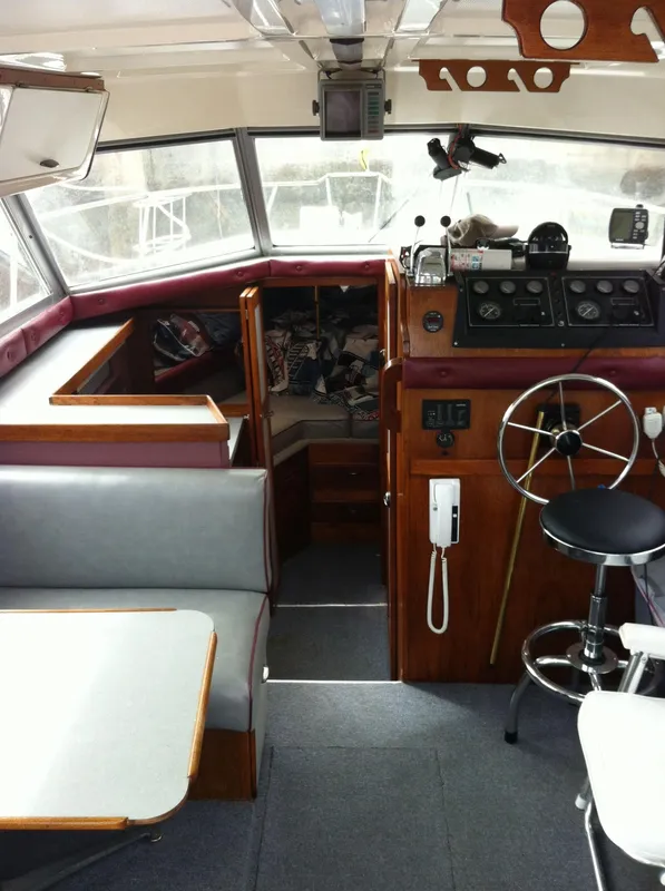 1988 Cruisers Yachts Esprit 2980