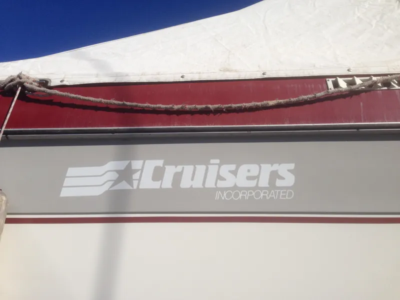 1988 Cruisers Yachts Esprit 2980