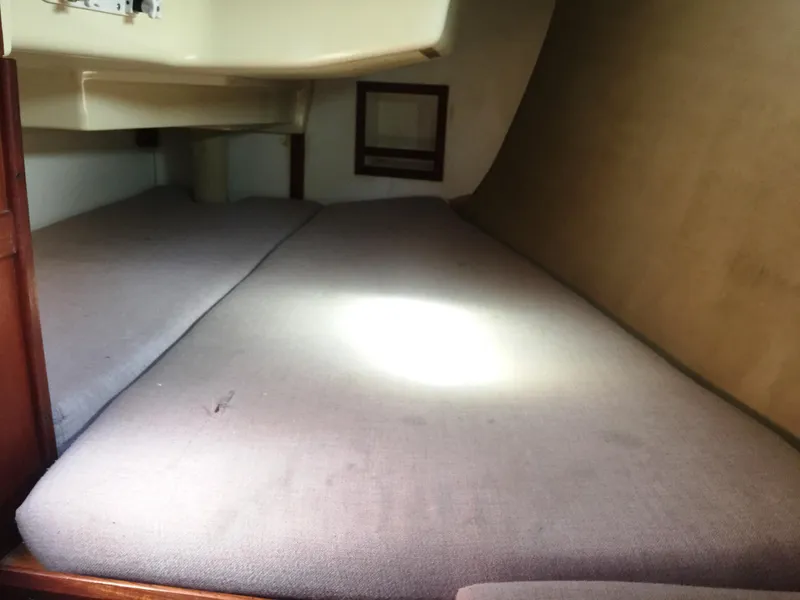 1989 Hunter 33.5