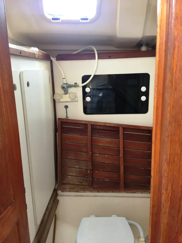 1989 Hunter 33.5