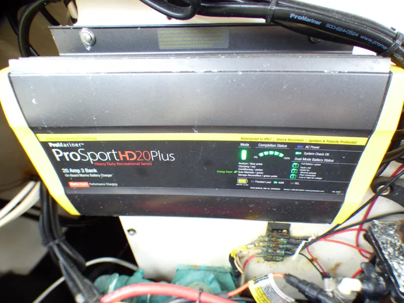 ProMariner ProSport HD20 Plus battery charger in a 2004 Robalo R265 Walkaround boat.