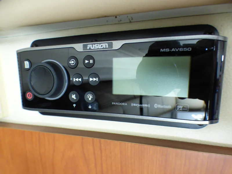 Fusion MS-AV650 stereo system in a 2004 Robalo R265 Walkaround boat.