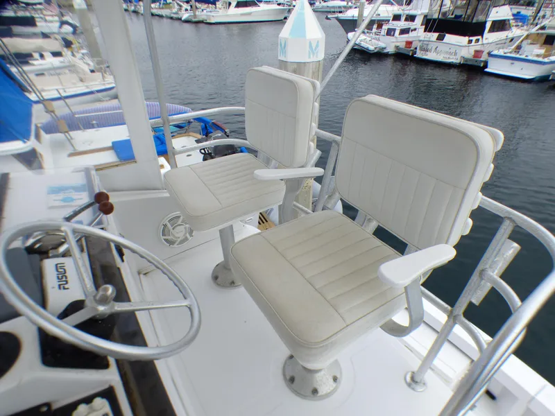 Double helm chair