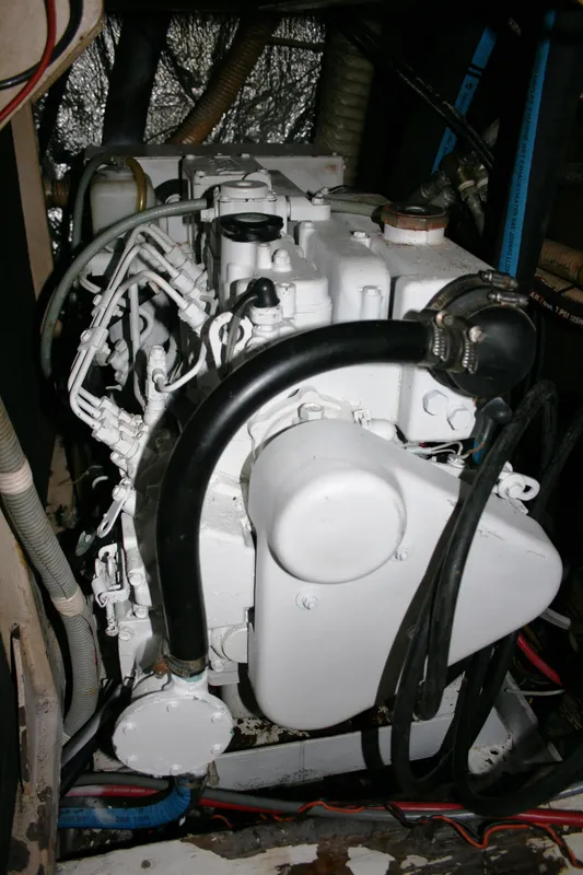 1981 Tradewinds Center Cockpit