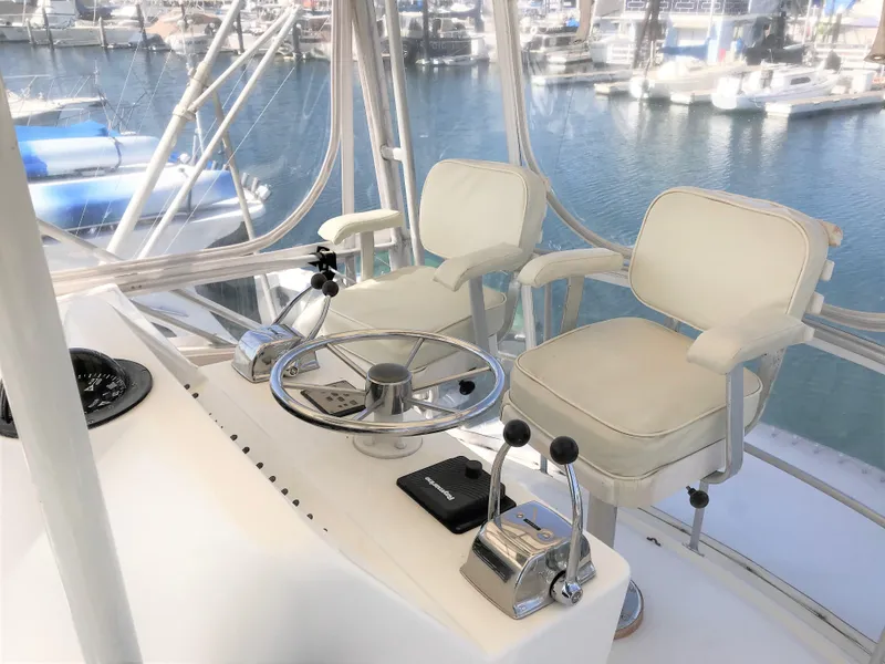 1990 Bertram 37