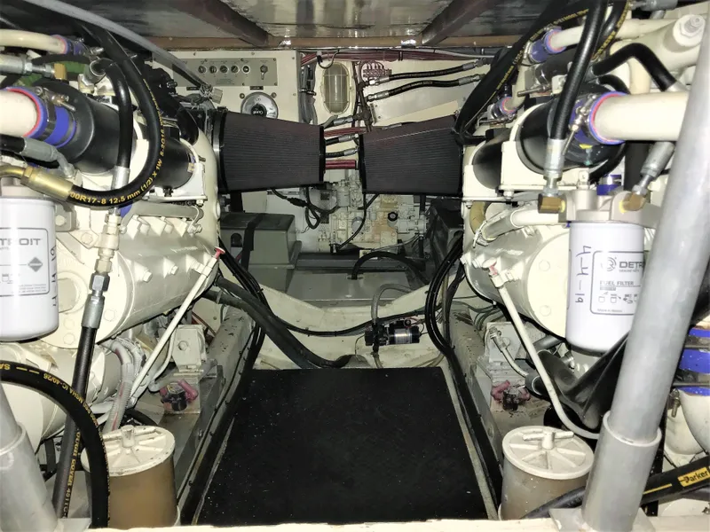 1990 Bertram 37