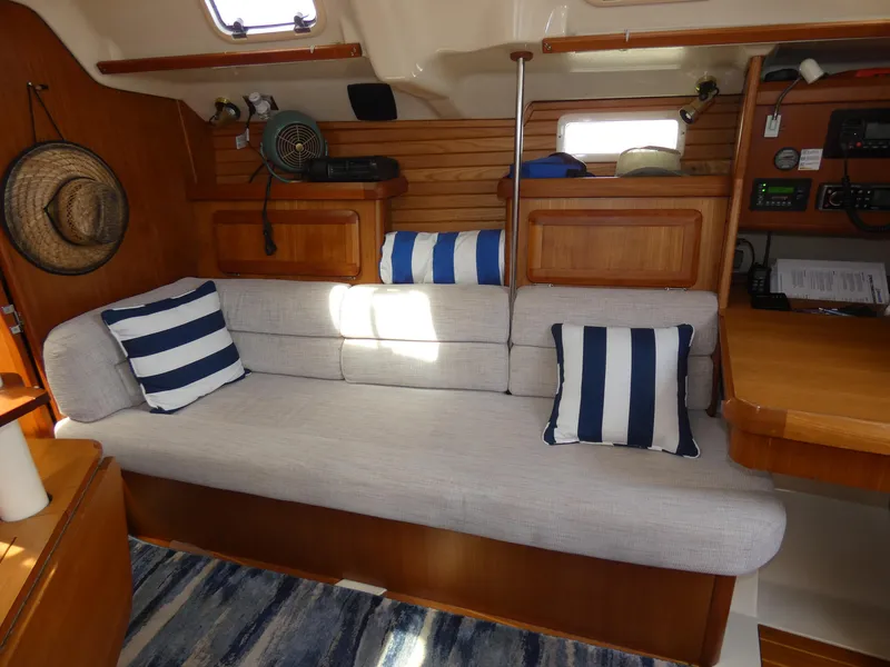 1993 Hunter Legend 37.5