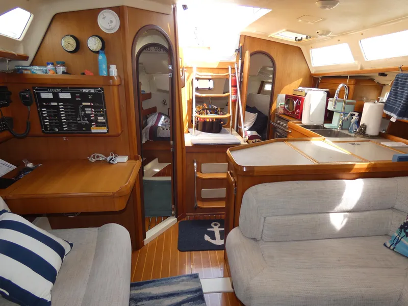 1993 Hunter Legend 37.5
