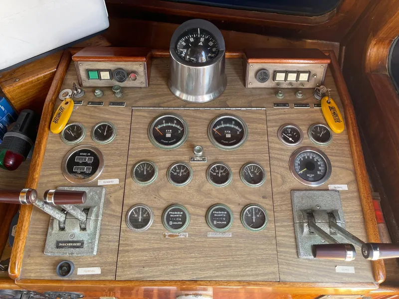 1975 Californian 38 LRC