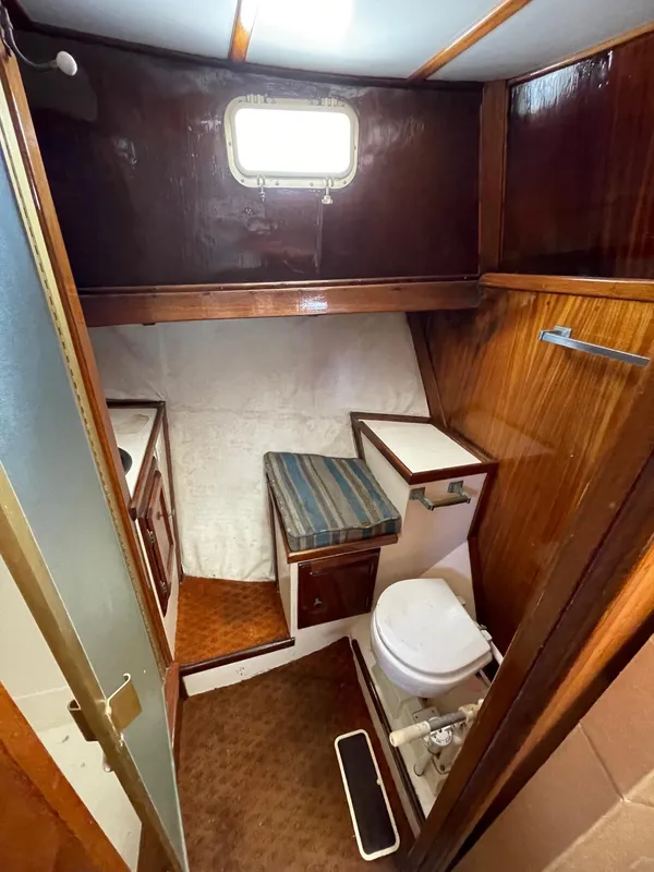 1975 Californian 38 LRC