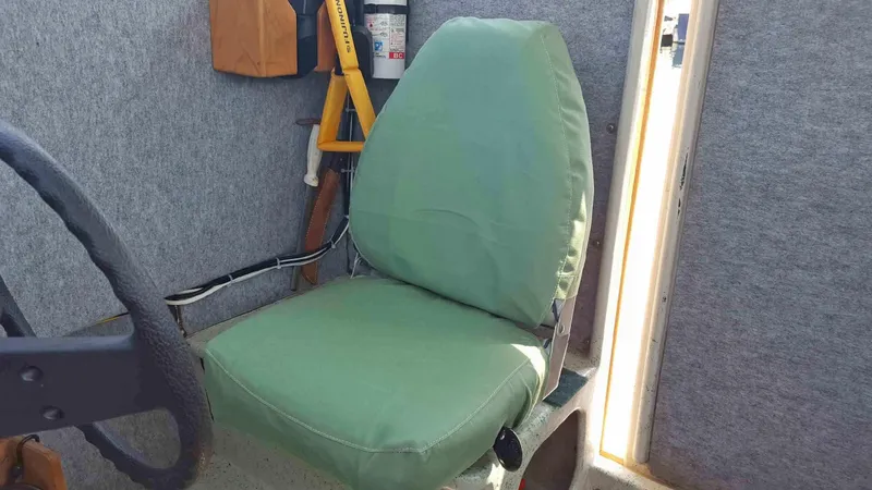 Helm seat