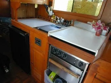 1984 CHB Aft Cabin Trawler
