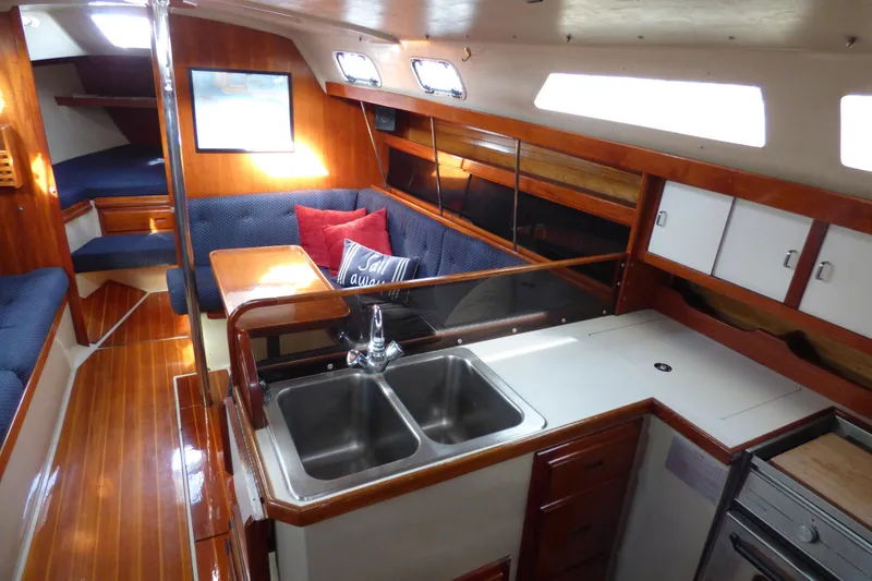 1989 Catalina 34