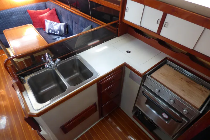 1989 Catalina 34
