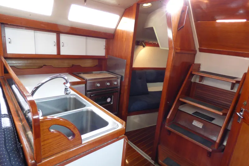 1989 Catalina 34