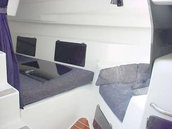Aft Quarter Berth w/Chair