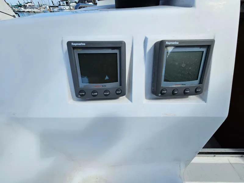 Raymarine instruments on Hunter Legend 35 sailboat, year 1988.