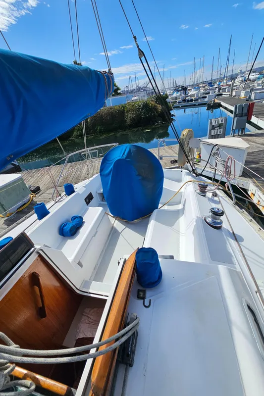 Deck of a 1988 Hunter Legend 35 sailboat in harbor.