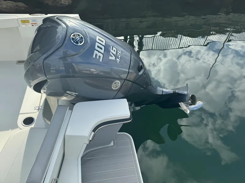 2022 Parker 2400 Center Console