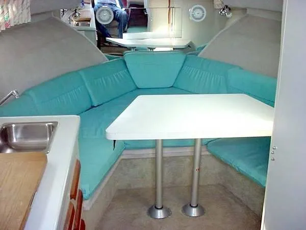 forward salon with table