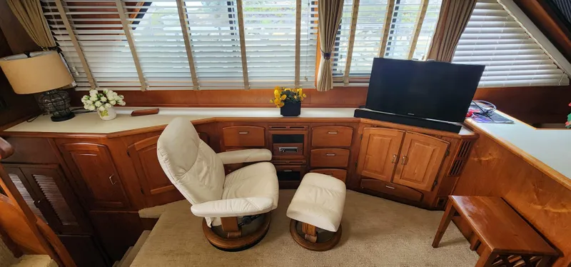 Port Main Salon