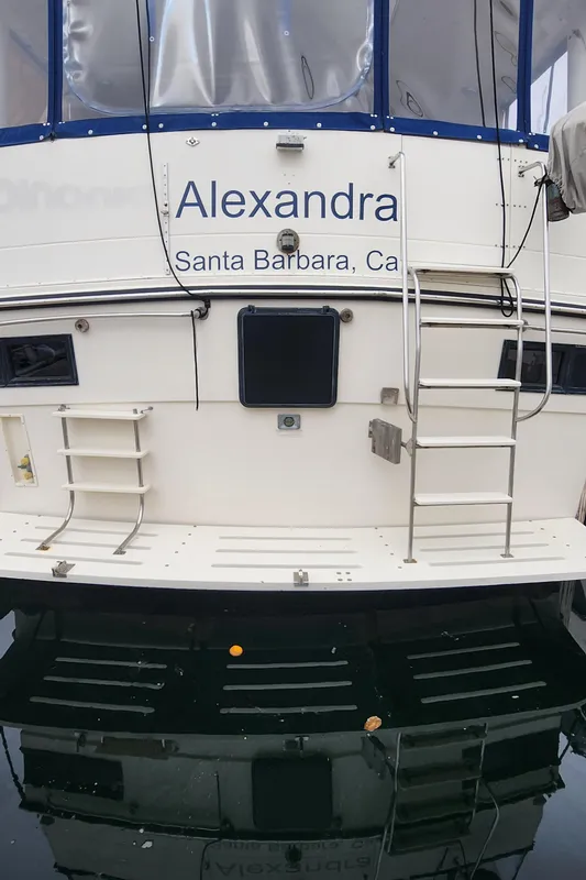 Exterior Stern