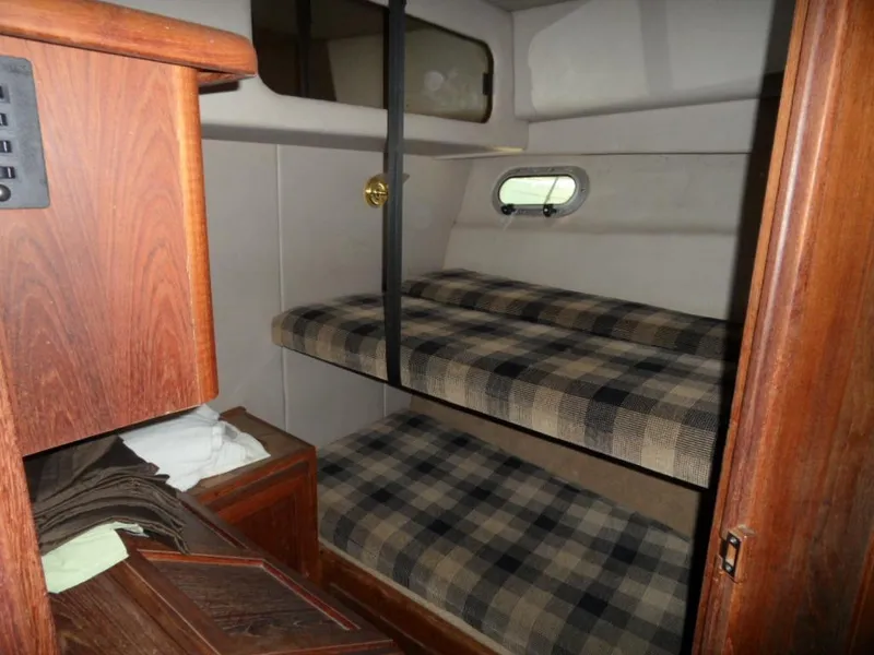 1990 Bayliner 4588 Pilothouse