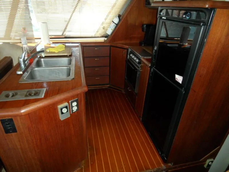 1990 Bayliner 4588 Pilothouse