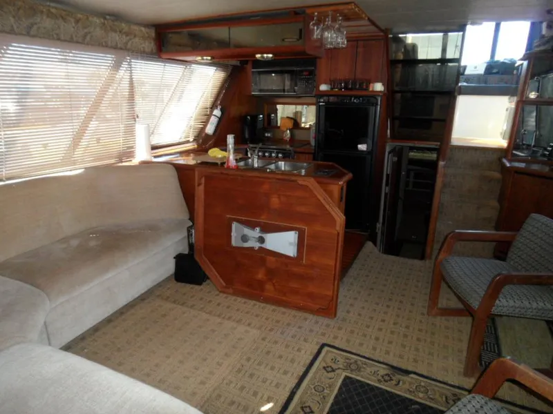1990 Bayliner 4588 Pilothouse