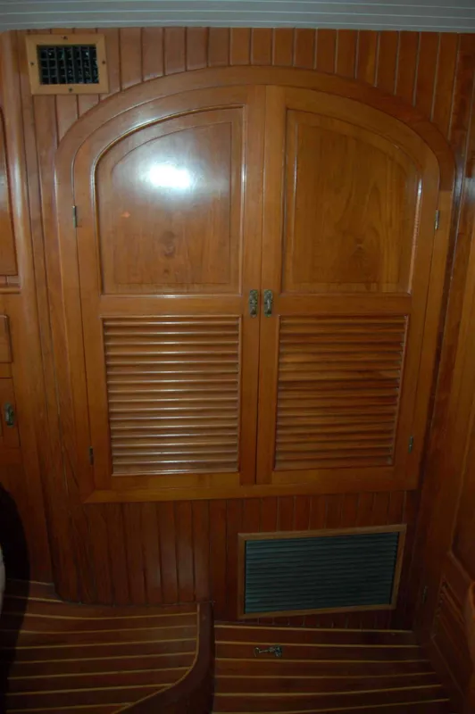 Master Hanging Locker